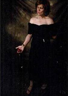 Rosaliy Lynne Rose in Fingers; Size=180 pixels wide